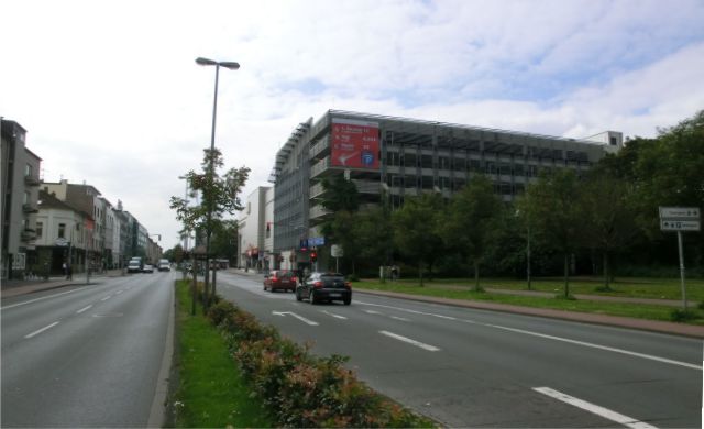 Parkhaus Bahnhof UCI in Duisburg