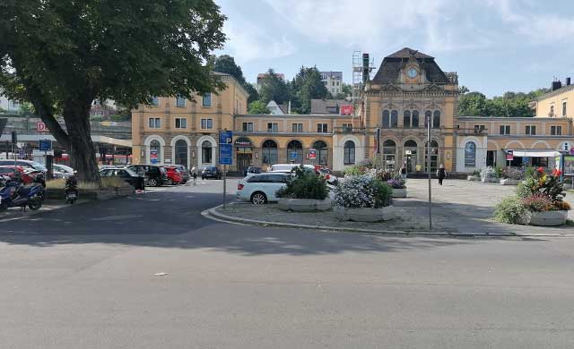 Parkplatz Hauptbahnhof in Neustadt